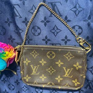 Louis Vuitton Mini Pochette